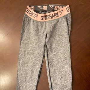 Gym shark leggings